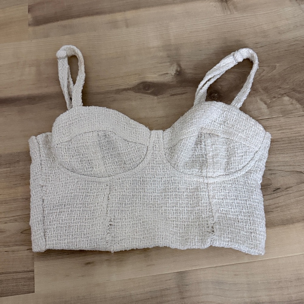 size xs Stradivarius white cropped corset top